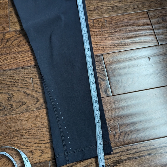 Lululemon leggings. - Picture 4 of 5
